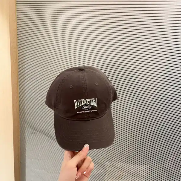 First bag ru BALENCIAGA LOGO CAP