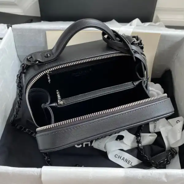 CHANEL VANITY CASE