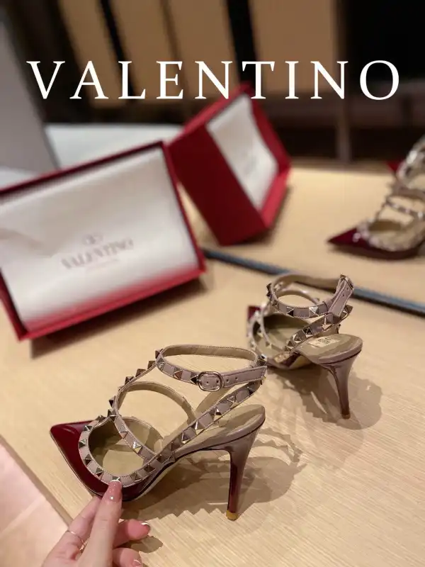 Bagsoffer VALENTINO ROCKSTUD SANDAL