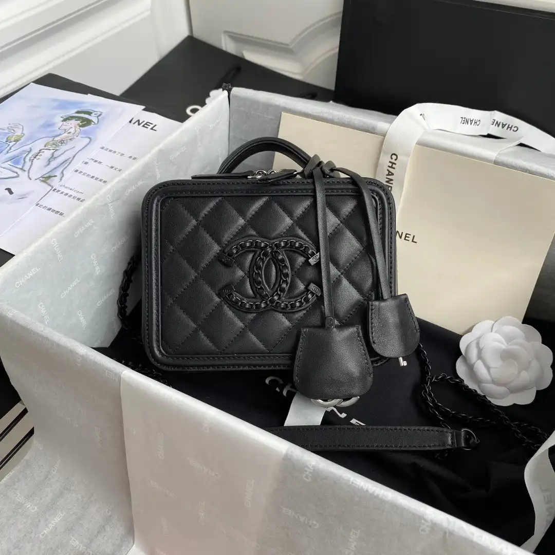 CHANEL VANITY CASE