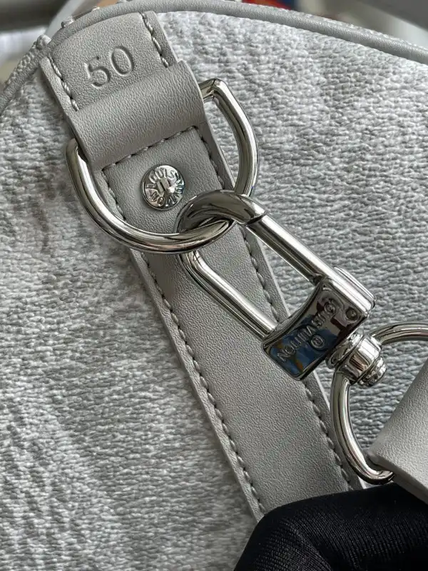 Frstbag ru LOUIS VUITTON KEEPALL BANDOULIÈRE 50