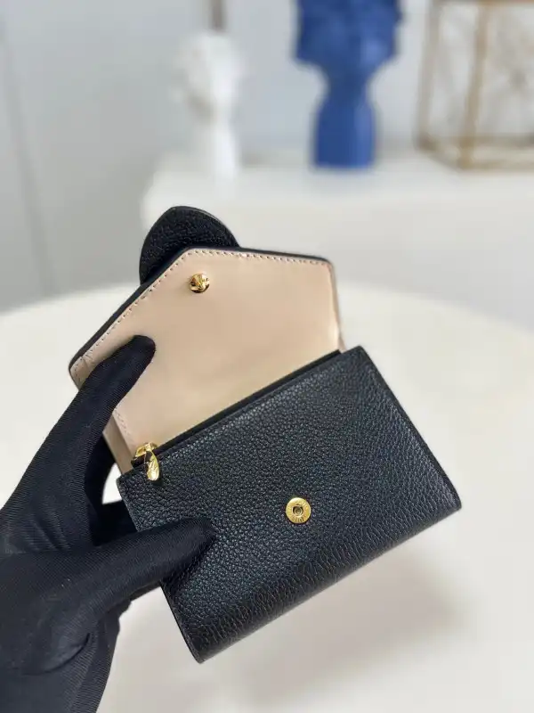 First bag ru LOUIS VUITTON PONT 9 COMPACT WALLET