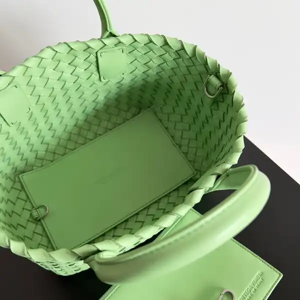 First bag ru BOTTEGA VENETA MINI CABAT