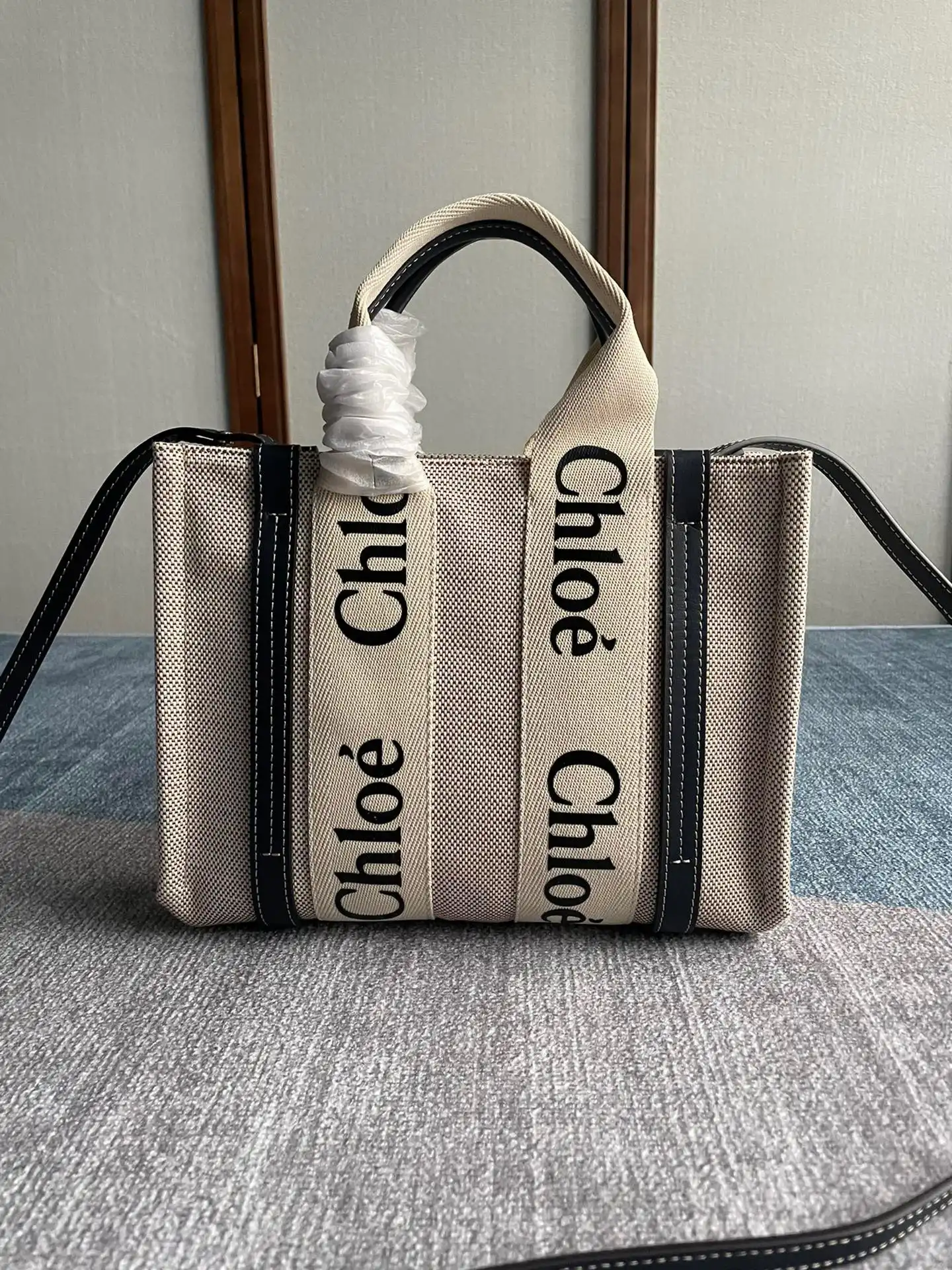 First bag ru CHLOÉ SMALL WOODY TOTE BAG WITH STRAP