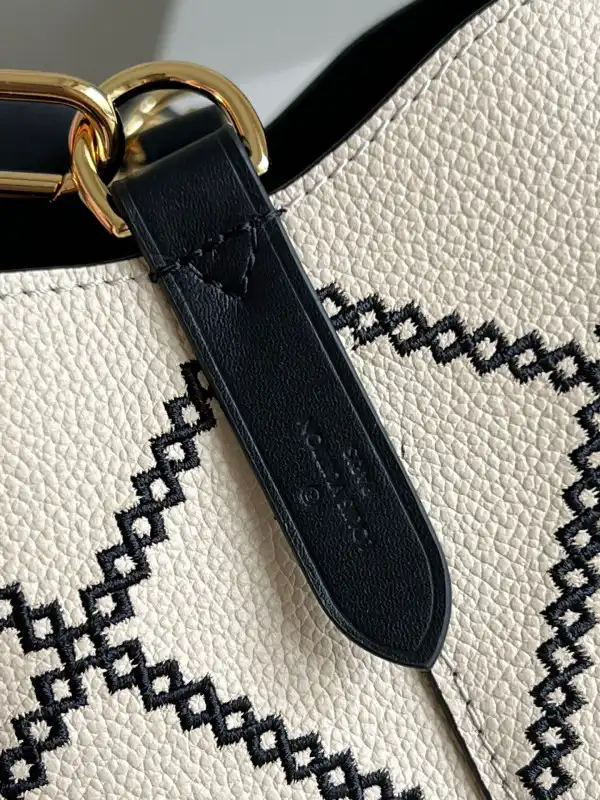 Rep LOUIS VUITTON NÉONOÉ BB