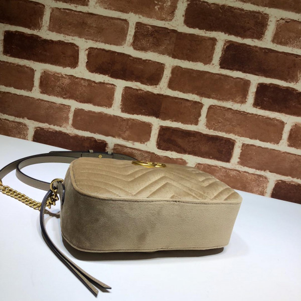 HOT SALE Gucci GG Marmont small matelassé shoulder bag