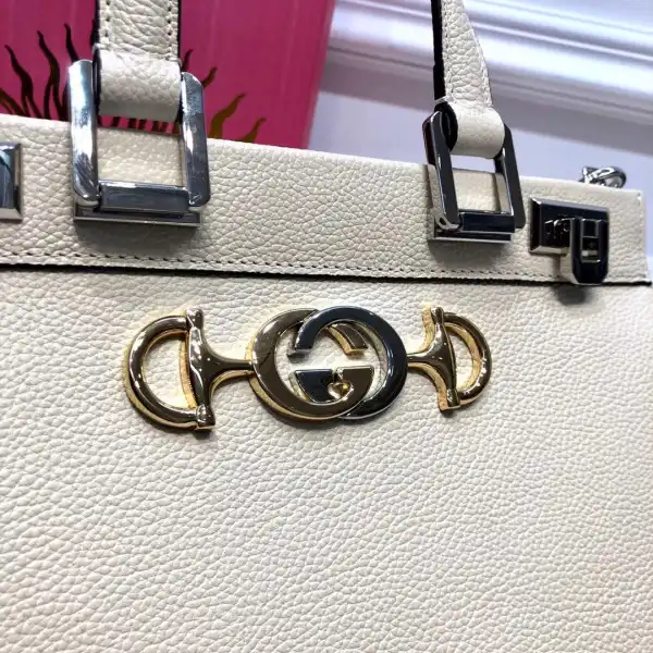 Gucci Zumi grainy leather small top handle bag