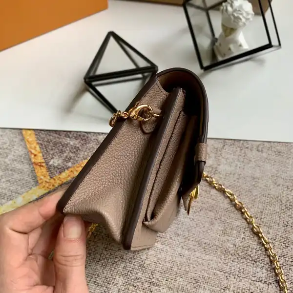 Aaa replica bags LOUIS VUITTON VAVIN CHAIN WALLET