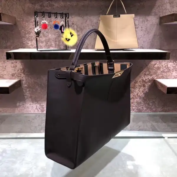 First bag ru FENDI PEEKABOO BAG