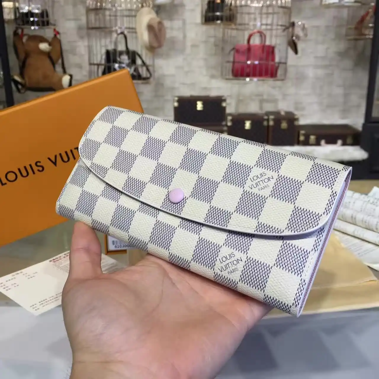 Affordable Louis Vuitton EMILIE