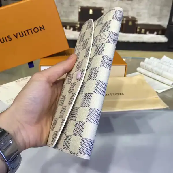 TO Louis Vuitton EMILIE