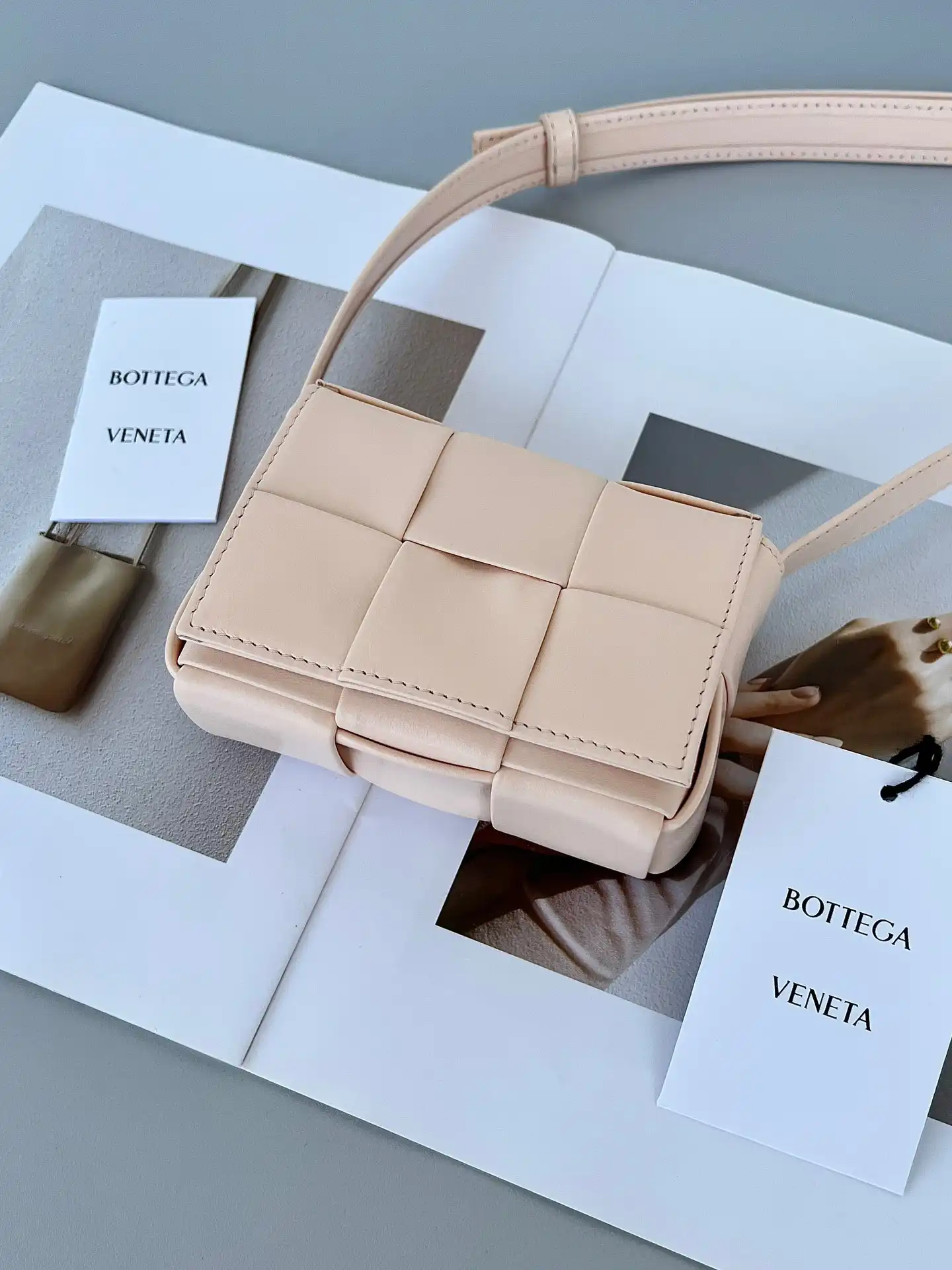 BOTTEGA VENETA Candy mini Cassette-12*8*4cm