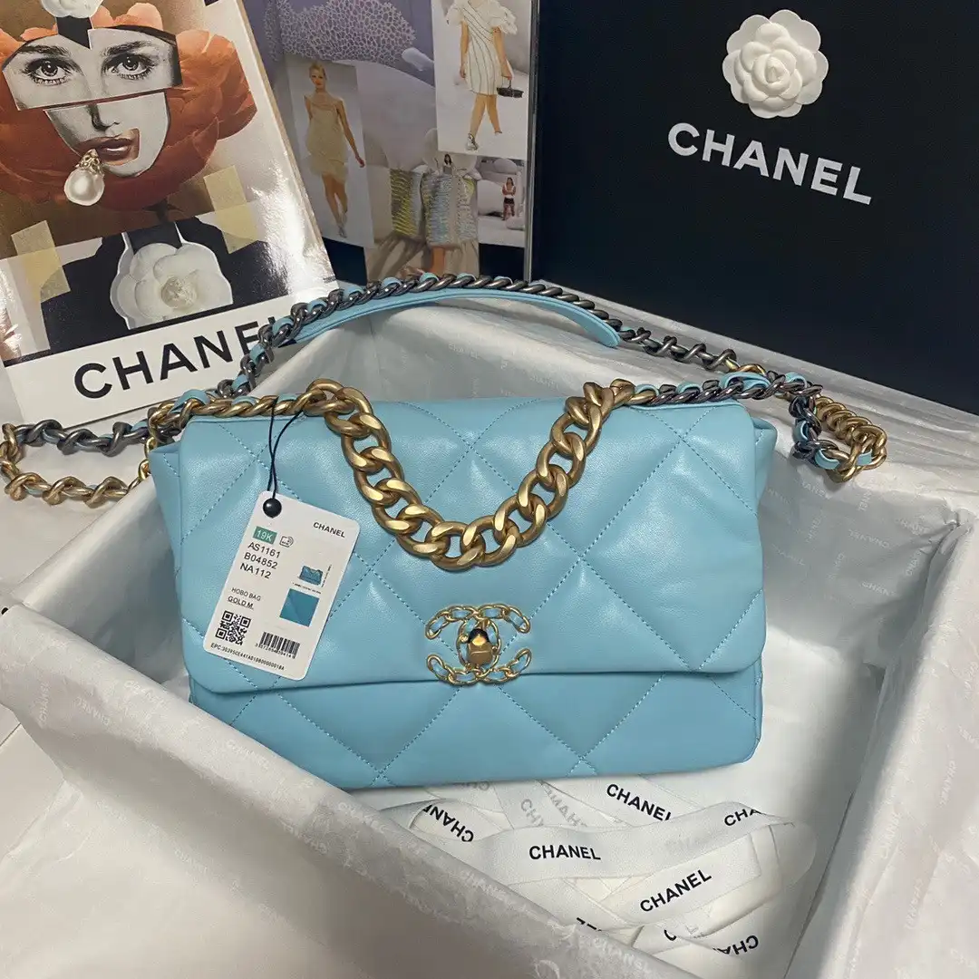 CHANEL 19 FLAP BAG