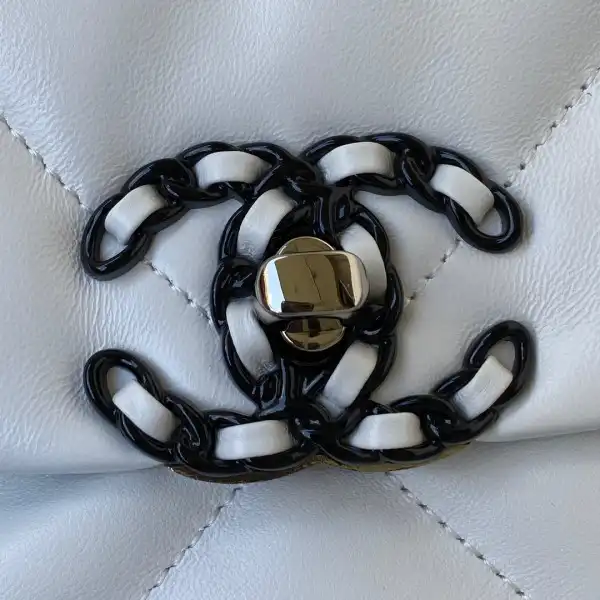 CHANEL 19 FLAP BAG 26cm 30cm