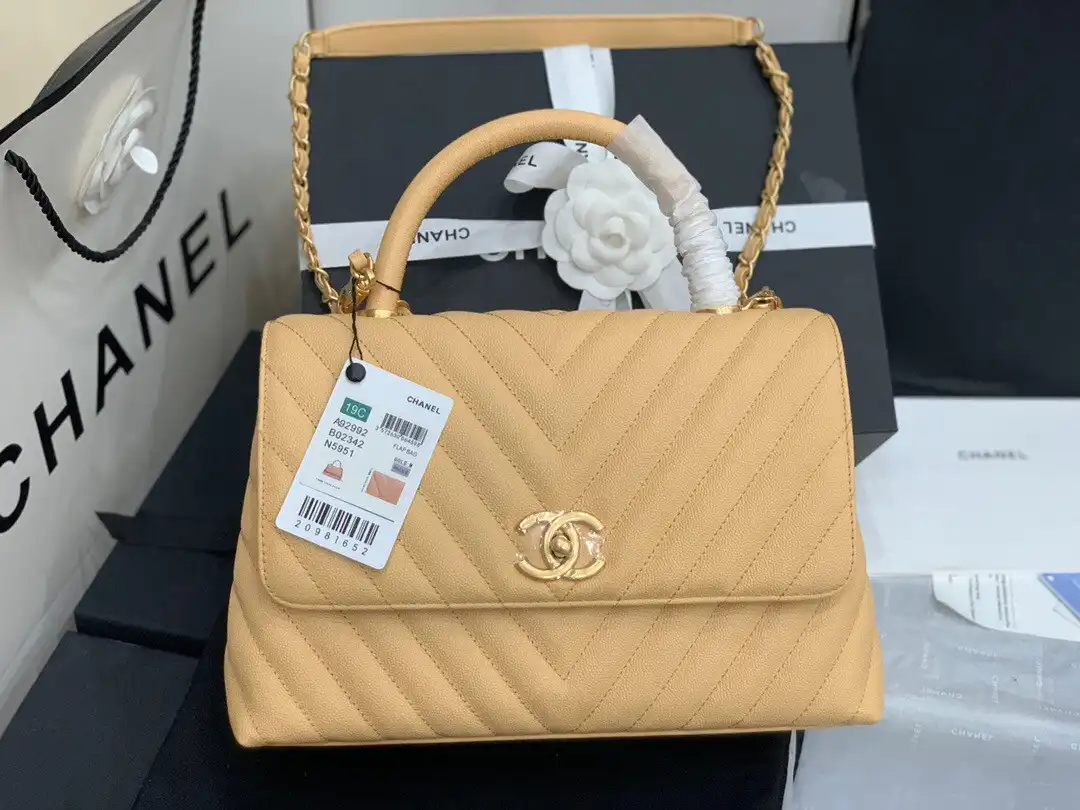 CHANEL COCO HANDLE BAG