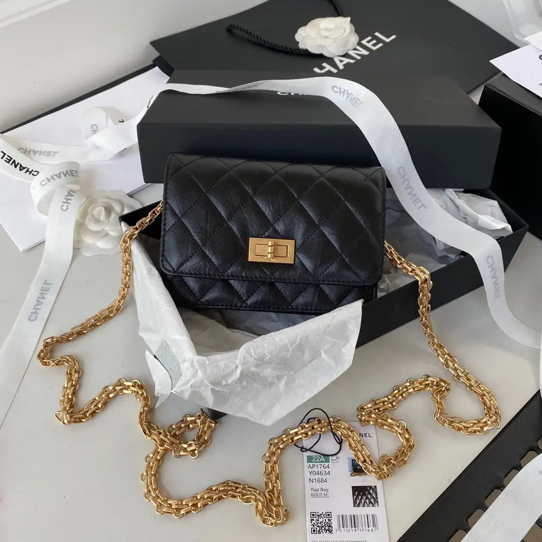 First Bag Ru CHANEL 2.55 CHANELUTCH WITH CHAIN