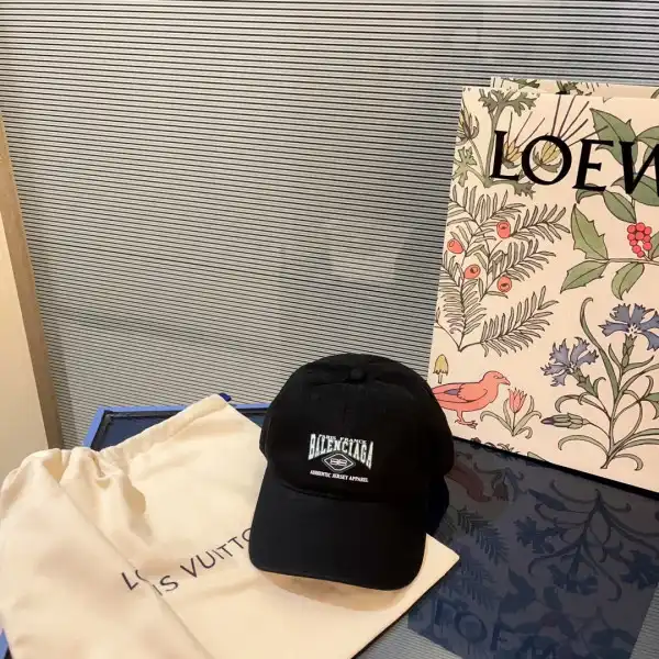 Firstbag Ru BALENCIAGA LOGO CAP