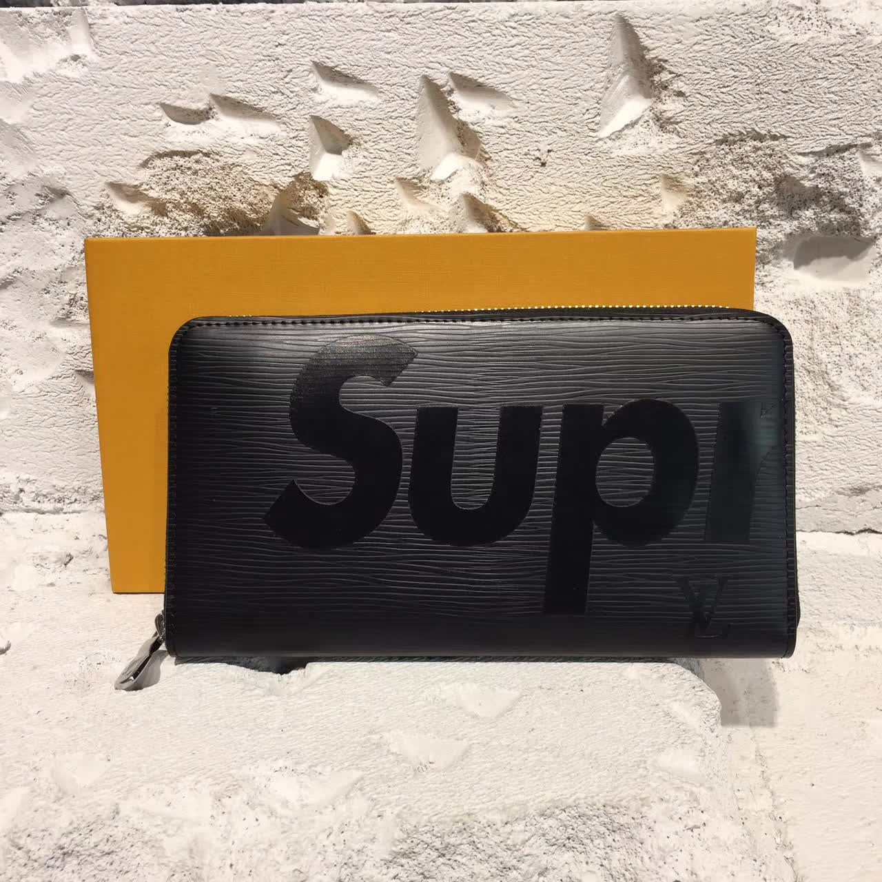 HOT SALE Louis Vuitton supreme Zip wallet