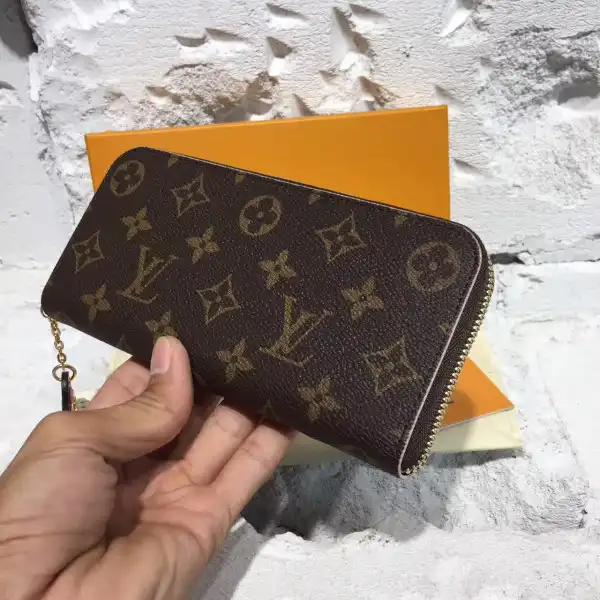 TO Louis Vuitton CLEMENCE wallet