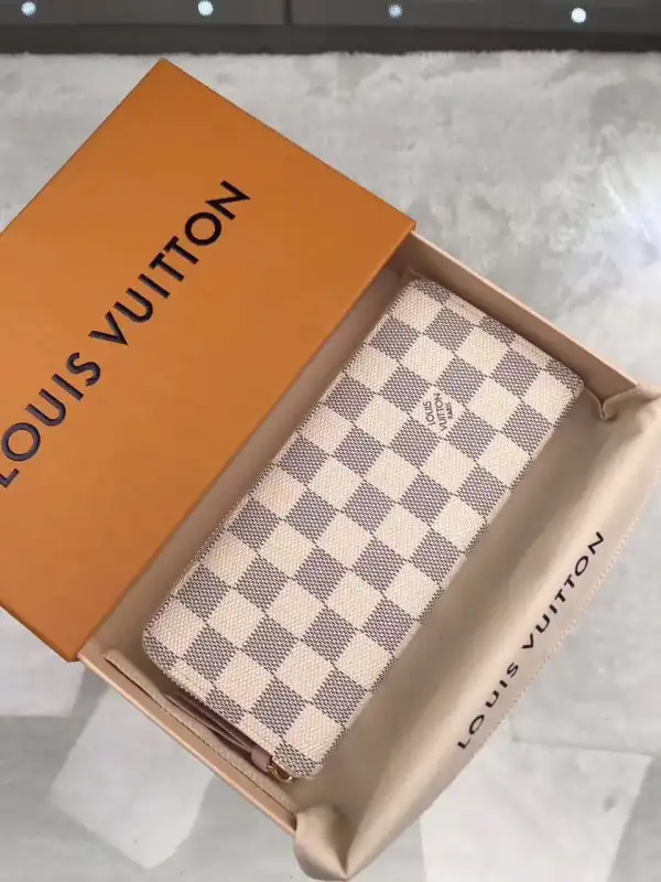 Louis Vuitton CLEMENCE WALLET