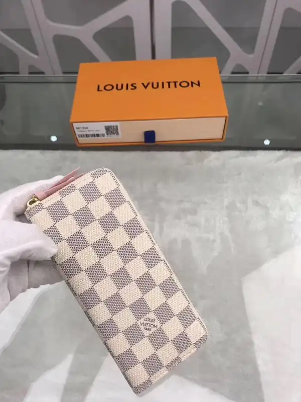 Frstbag ru Louis Vuitton CHANELEMENCE WALLET