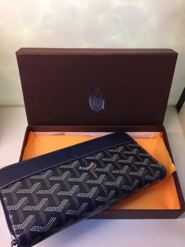 GOYARD ZIPPY WALLET