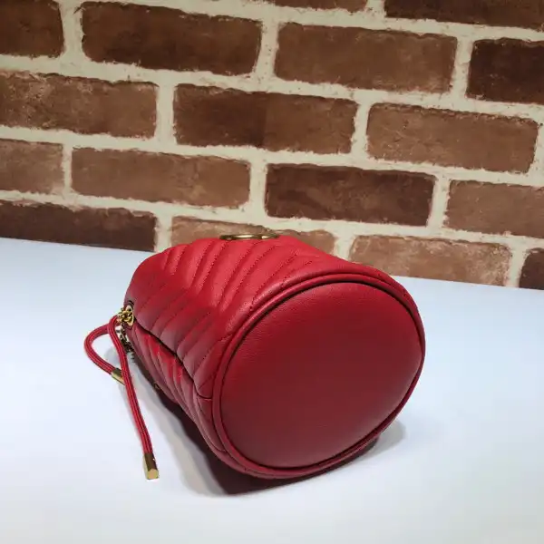 Affordable GUCCI GG Marmont mini bucket bag