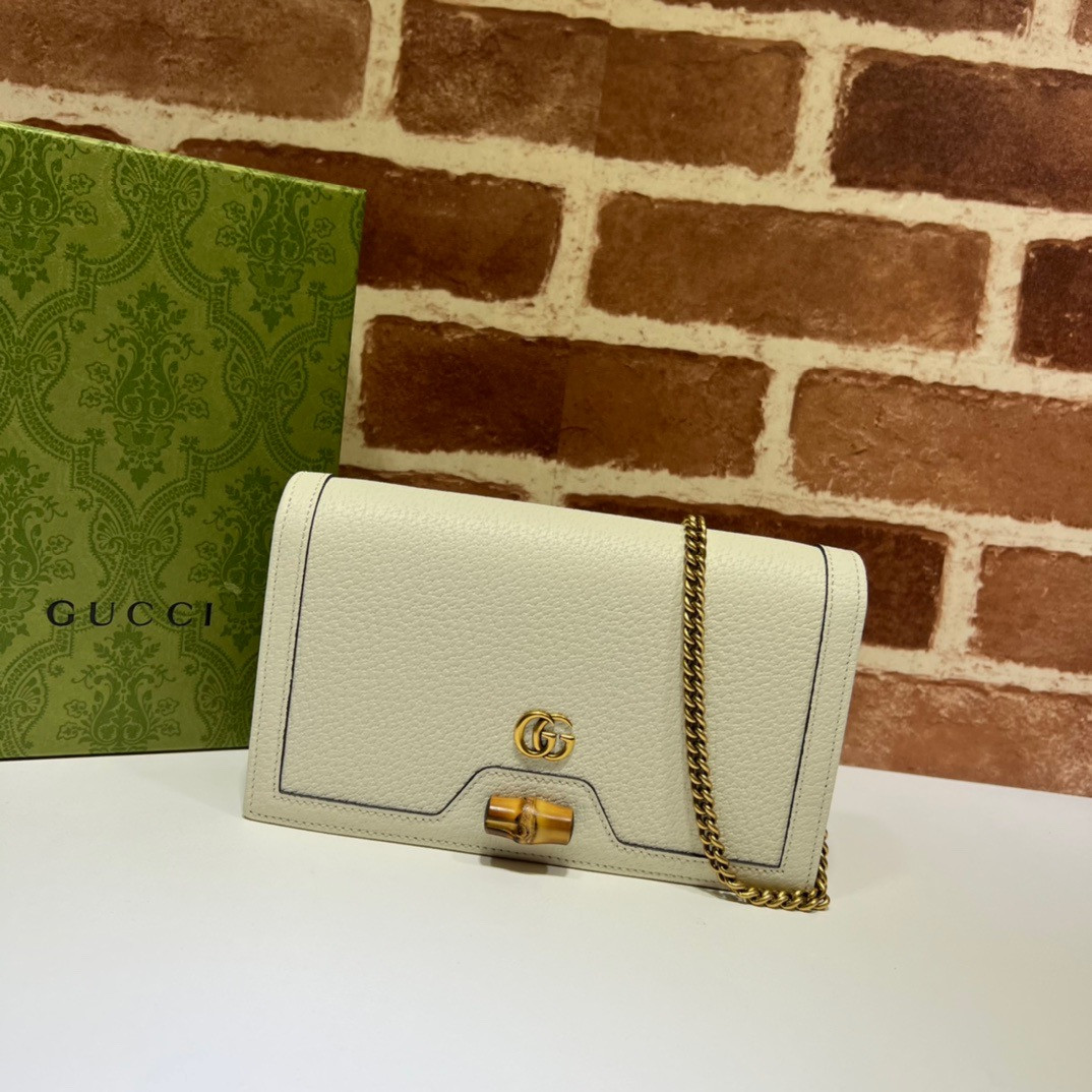 HOT SALE Gucci Diana mini bag with bamboo