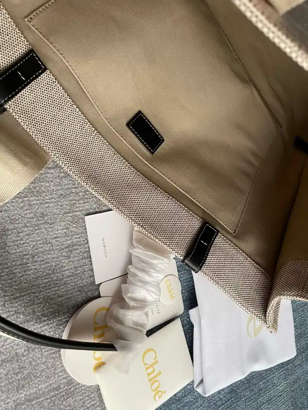 First bag ru CHLOÉ LARGE WOODY TOTE BAG