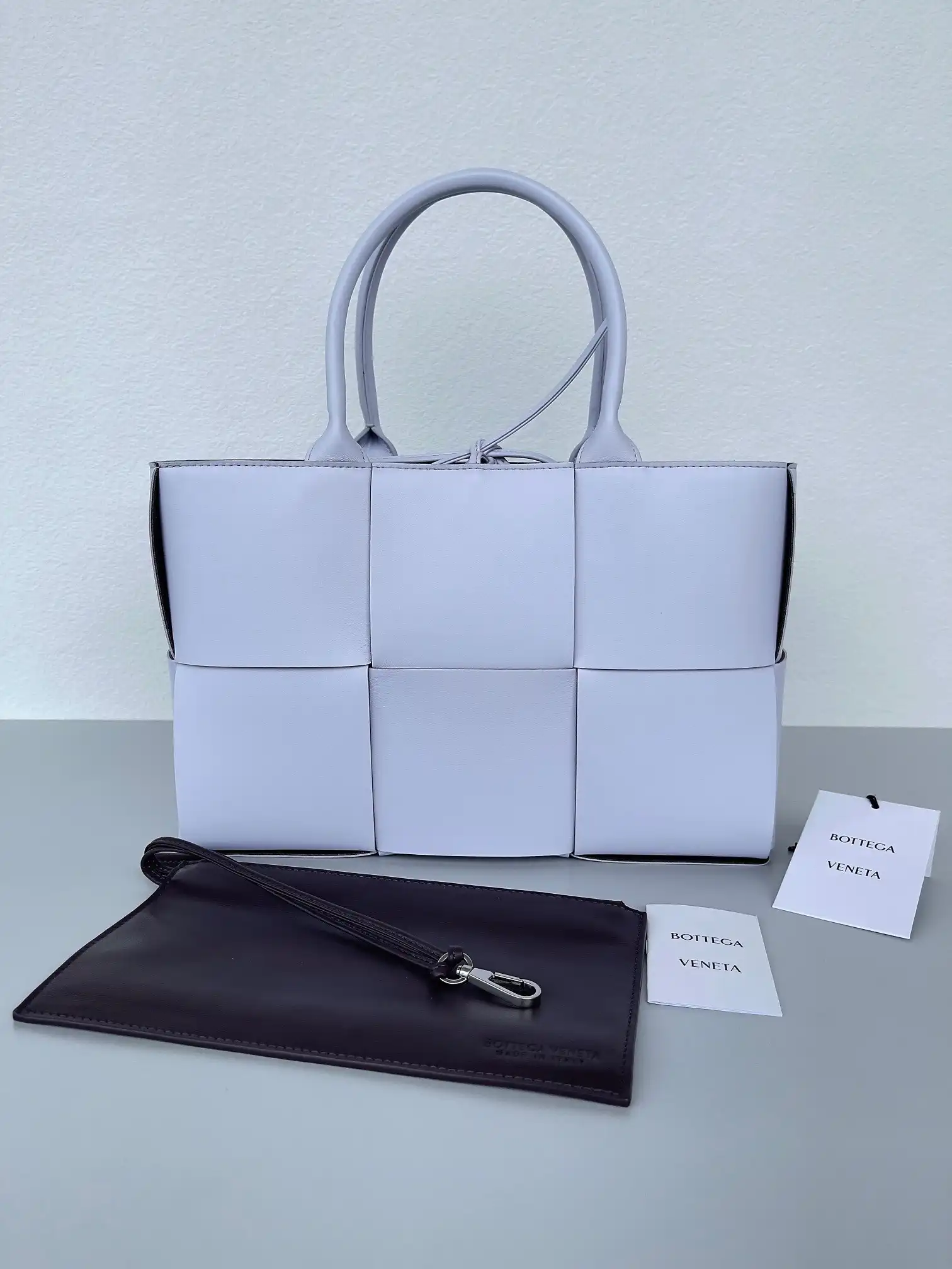 BOTTEGA VENETA Small Arco Tote Bag