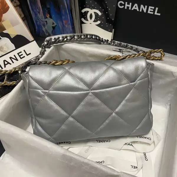 CHANEL 19 FLAP BAG