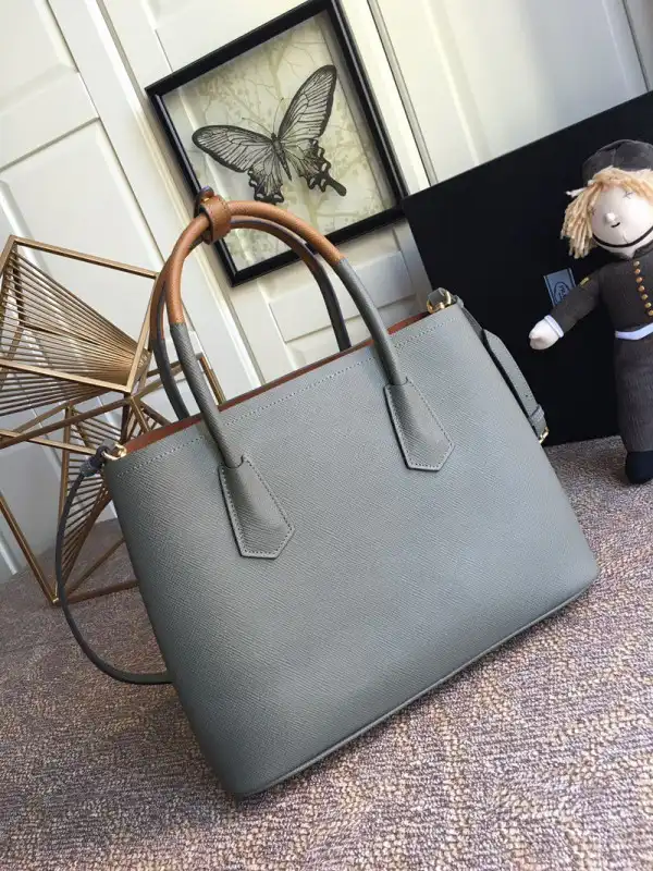 Bagsoffer PRADA Double Bag