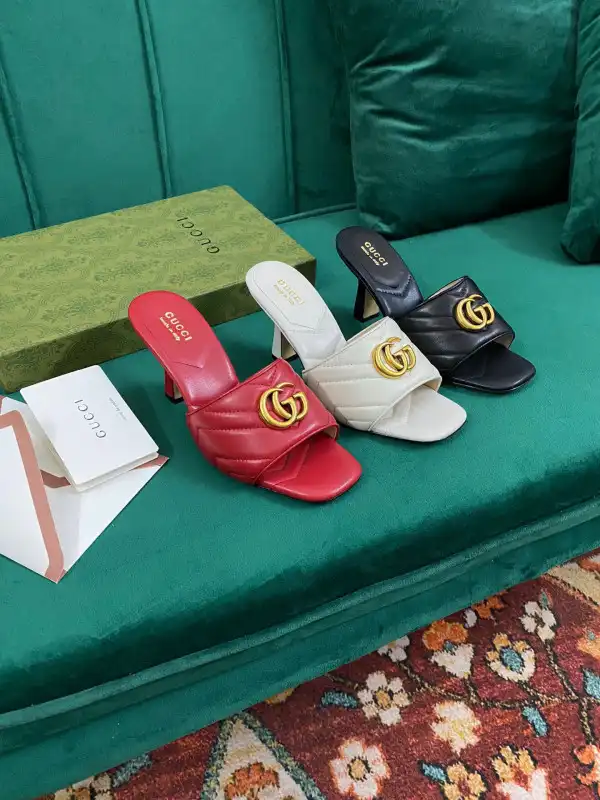 GUCCI Double G slide sandal