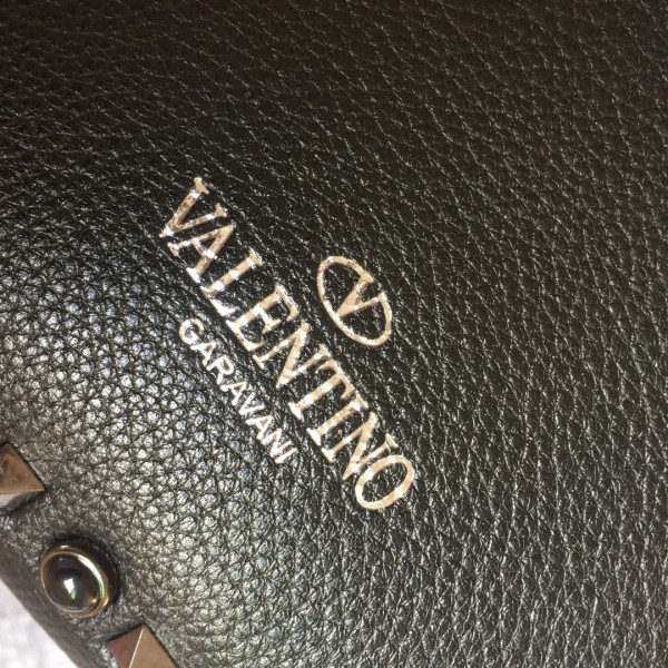 HOT SALE VALENTINO MEDIUM GRAIN CALFSKIN LEATHER ROCKSTUD BAG