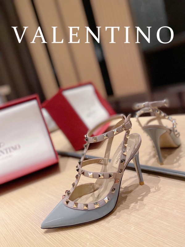 HOT SALE VALENTINO ROCKSTUD SANDAL