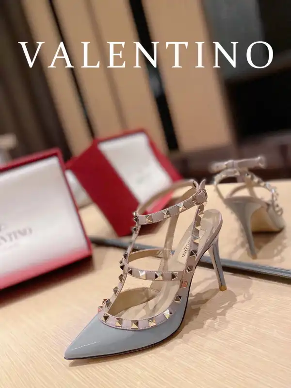 Bagsoffer VALENTINO ROCKSTUD SANDAL