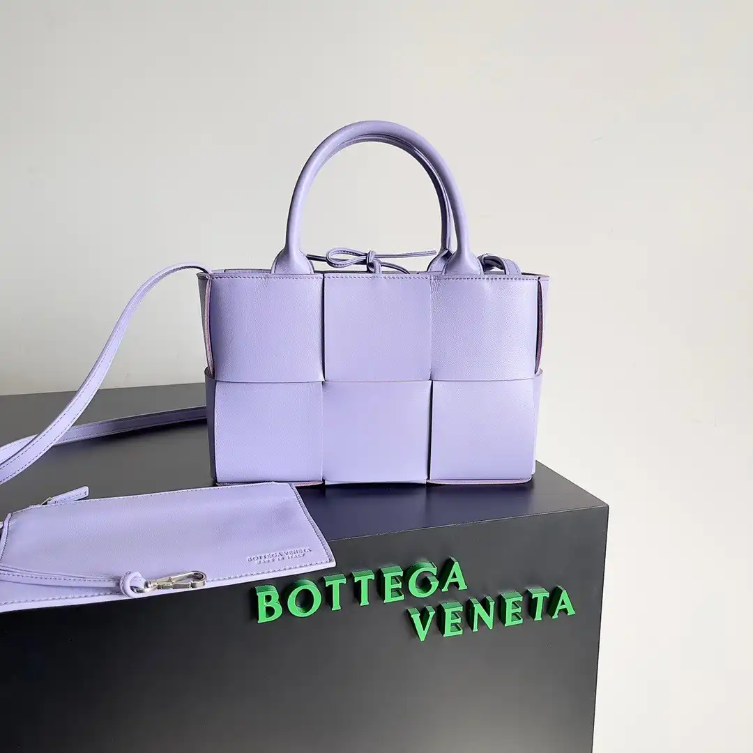 BOTTEGA VENETA ARCO MINI TOTE