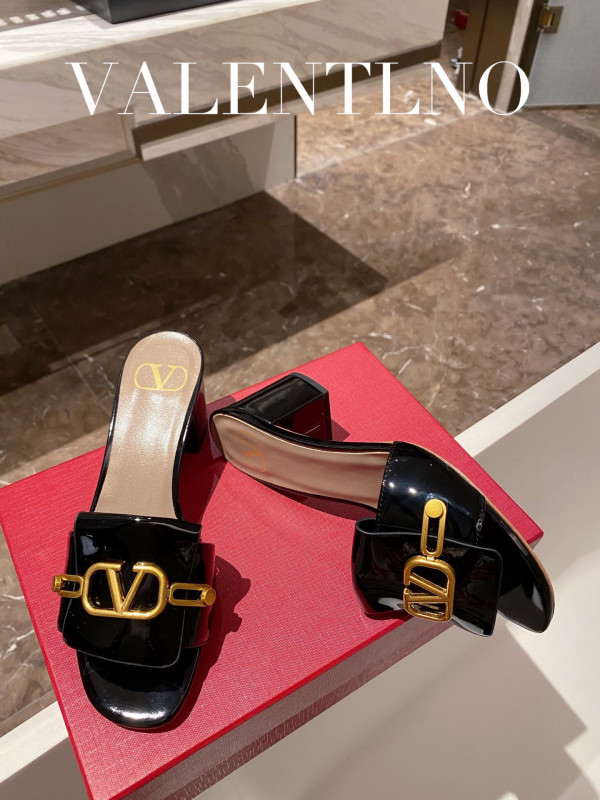 HOT SALE VALENTINO VLOGO SIGNATURE SLIDE SANDAL