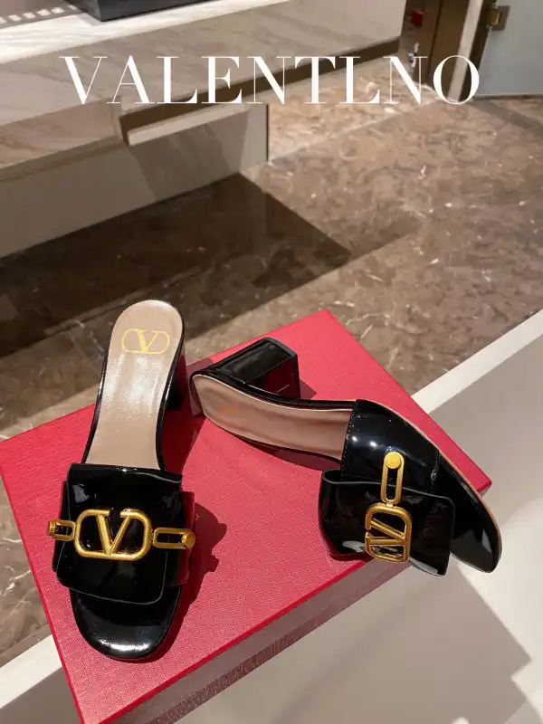 VALENTINO VLOGO SIGNATURE SLIDE SANDAL