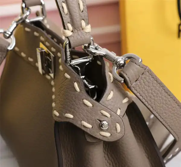 Bagsoffer FENDI PEEKABOO MINI BAG-18-23-11cm