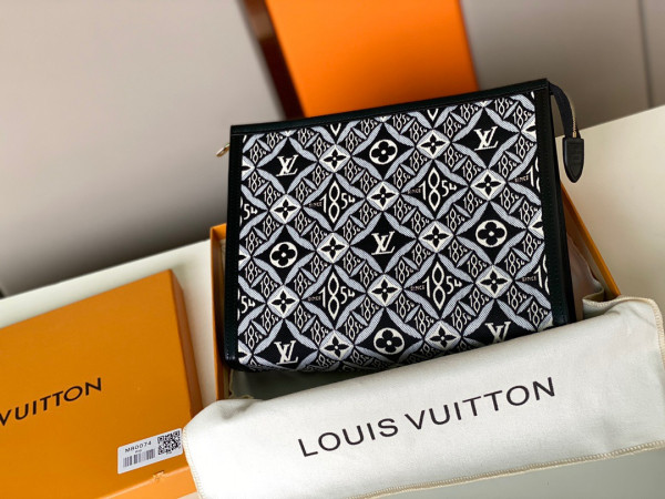 [FREE SHIPPING] LOUIS VUITTON SINCE 1854 TOILETRY POUCH 26