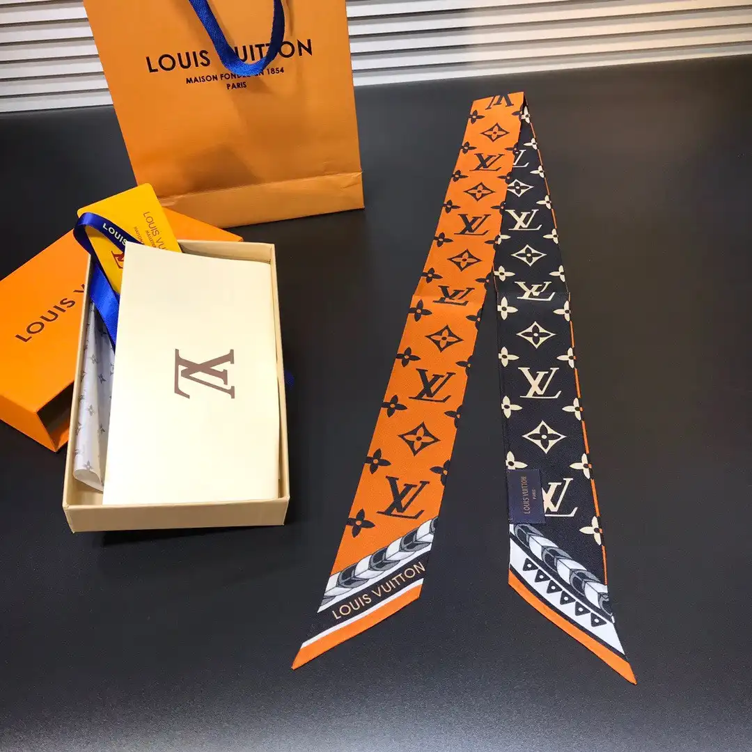 First bag ru LOUIS VUITTON BANDEAU