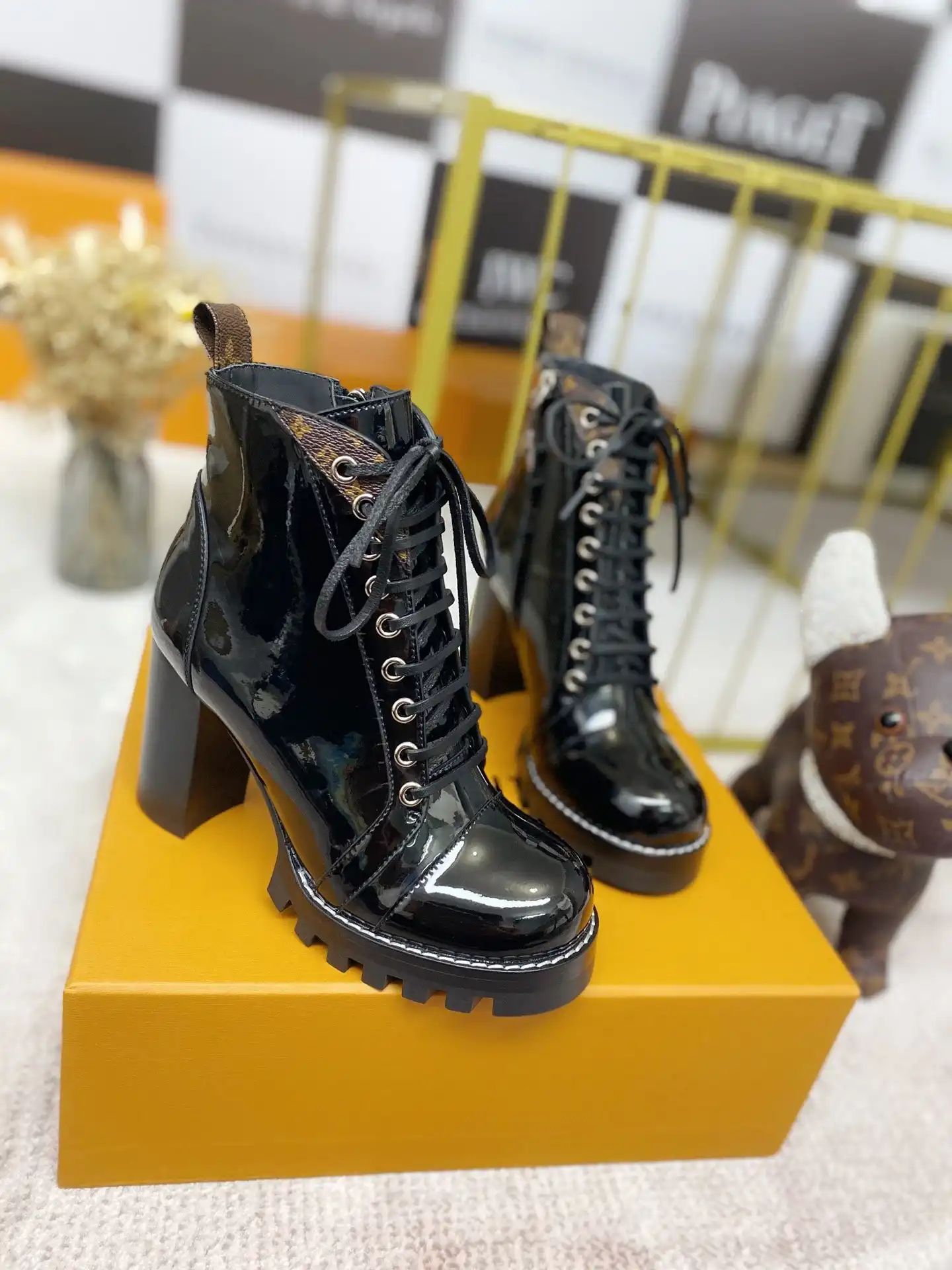 Frstbag ru LOUIS VUITTON STAR TRAIL ANKLE BOOT