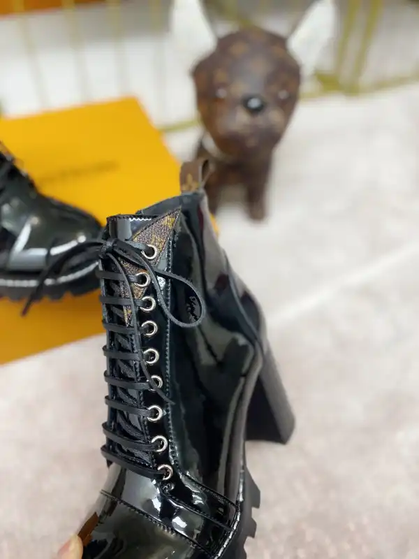 Frstbag ru LOUIS VUITTON STAR TRAIL ANKLE BOOT