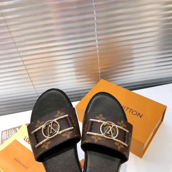 Bagsoffer yupoo LOUIS VUITTON LOCK IT FLAT MULE