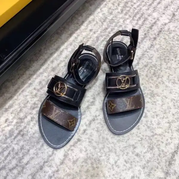 Frstbag ru LOUIS VUITTON ACADEMY FLAT SANDAL