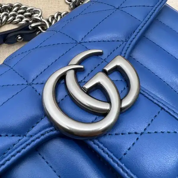 First Bag Ru GUCCI GG Marmont 22CM