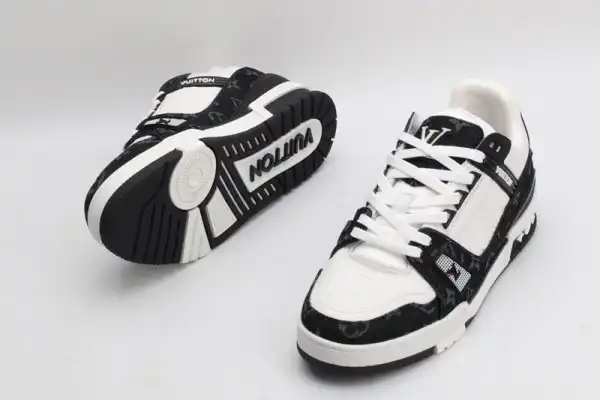 LOUIS VUITTON TRAINER SNEAKER