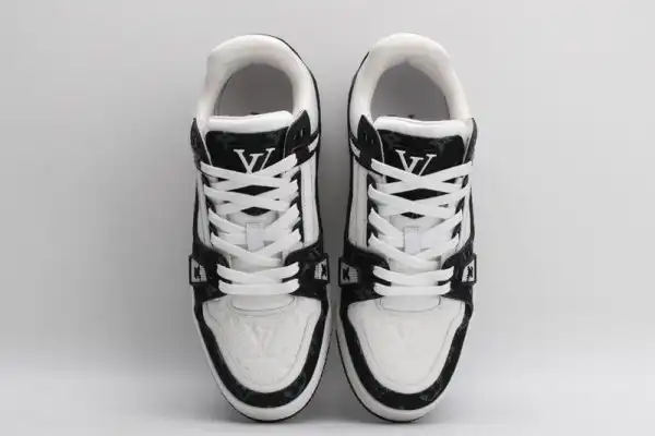 LOUIS VUITTON TRAINER SNEAKER