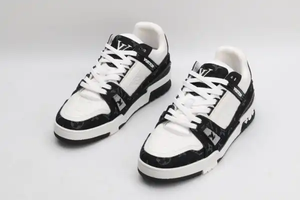 LOUIS VUITTON TRAINER SNEAKER